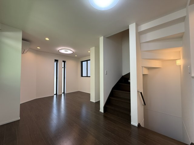 京島2丁目戸建の居間・リビング