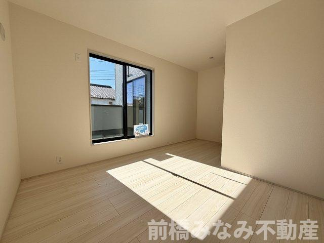 【新築】高崎市石原町第24　６号棟(全６棟)　リーブルガーデン　新築建売分譲の洋室|明るい洋室です