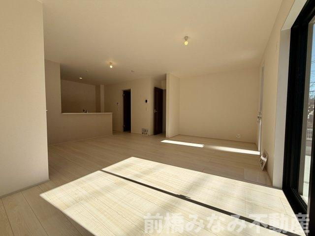 【新築】高崎市石原町第24　６号棟(全６棟)　リーブルガーデン　新築建売分譲の居間・リビング|リビングです