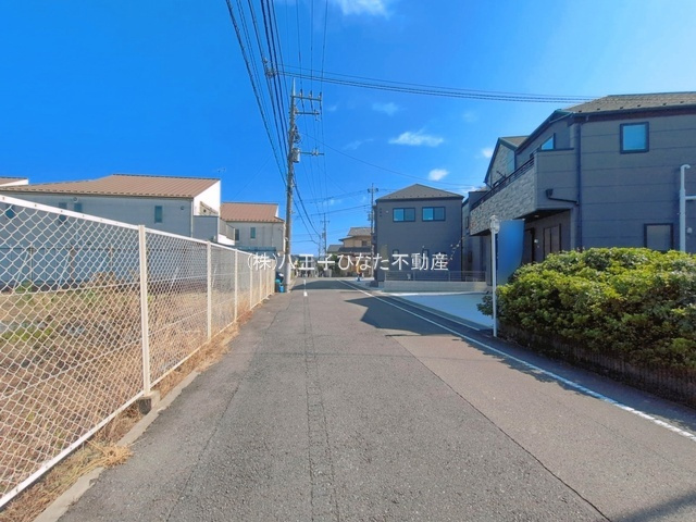 『八王子市新築戸建て』八王子市子安町2-28-22【仲介手数料無料】　４期の前面道路含む現地写真|～仲介手数料無料☆八王子ひなた不動産～八王子市子安町　新築戸建て