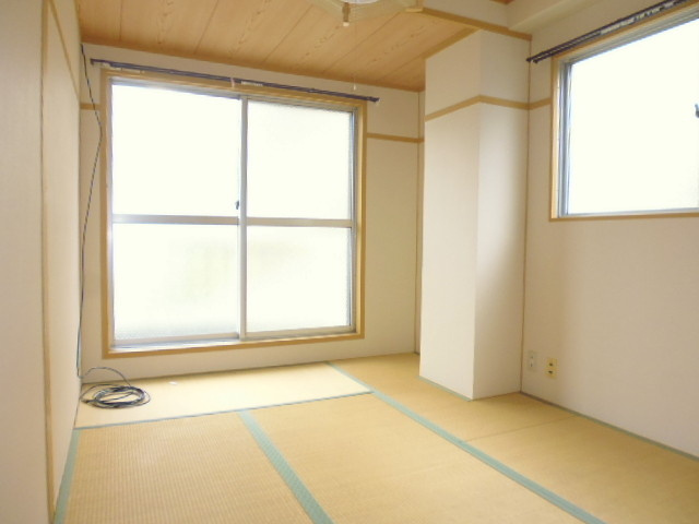 辻川マンションの居間・リビング