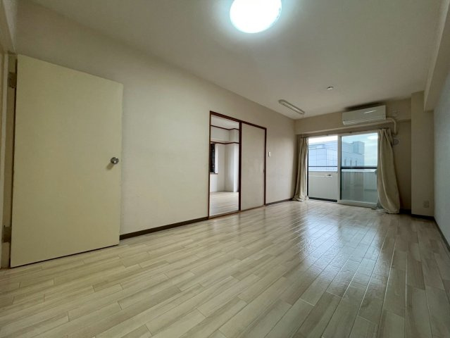【居間・リビング】