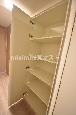 大阪市中央区淡路町３丁目の賃貸マンションの収納