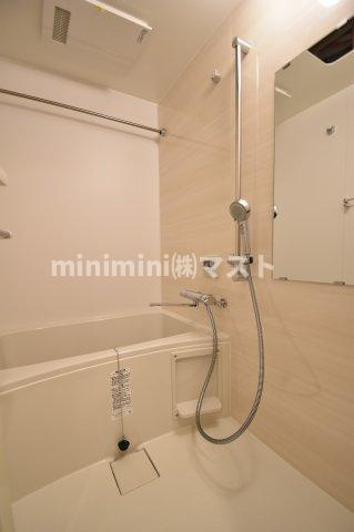 大阪市中央区淡路町３丁目の賃貸マンションの浴室