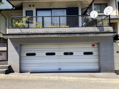 【駐車場】 | 桂坂 御陵大枝山町五丁目 一戸建 | 並列駐車2台可　（普通車+小型車）
