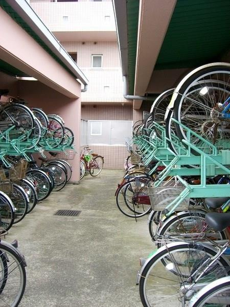 リリファ津田沼の駐車場