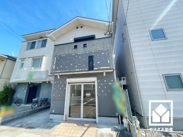 西宮市分銅町の外観|3路線利用可能で、毎日の通勤・通学だけでなく、休日のお出かけまで利便性に優れています。