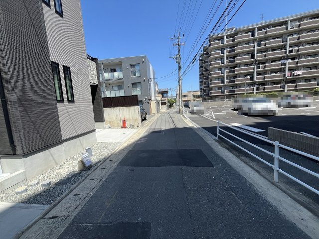 【その他】 | 福岡市西区石丸2丁目4期　2号棟（全2棟）【仲介手数料無料・0円】 | 現地写真。前面道路です。