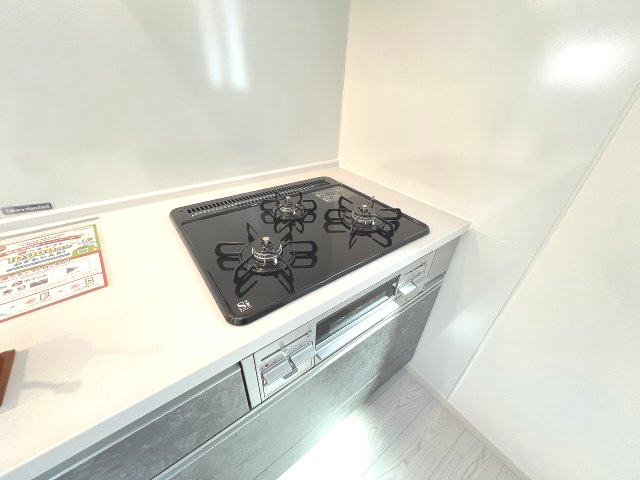 【キッチン】 | 福岡市西区石丸2丁目4期　2号棟（全2棟）【仲介手数料無料・0円】 | 現地写真。