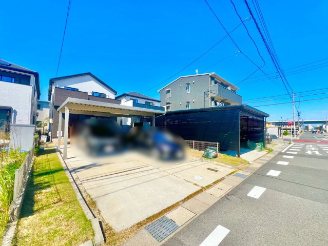 港区大西二丁目戸建の前面道路含む現地写真|カーポート2台分あり