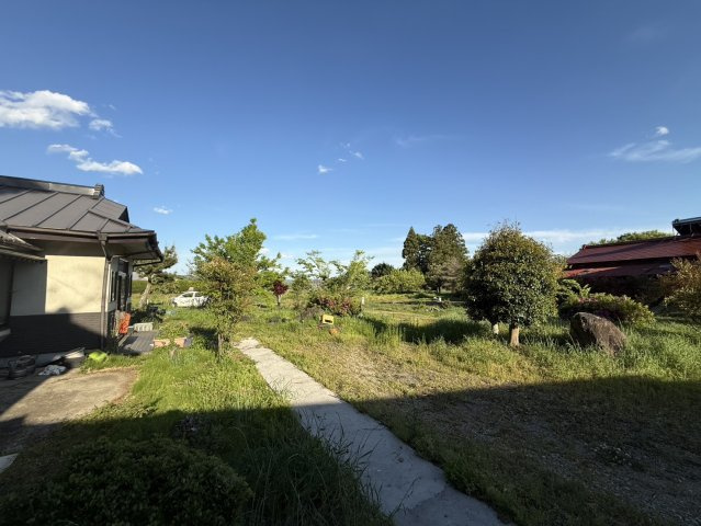 囲炉裏付きの和モダン・900坪超えの大きな土地の古民家♪大田原市新宿の庭|簡単な家庭菜園も楽しめるお庭です
