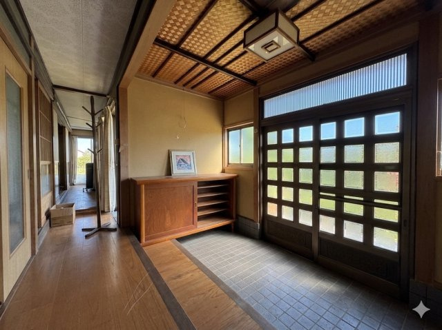 囲炉裏付きの和モダン・900坪超えの大きな土地の古民家♪大田原市新宿の玄関