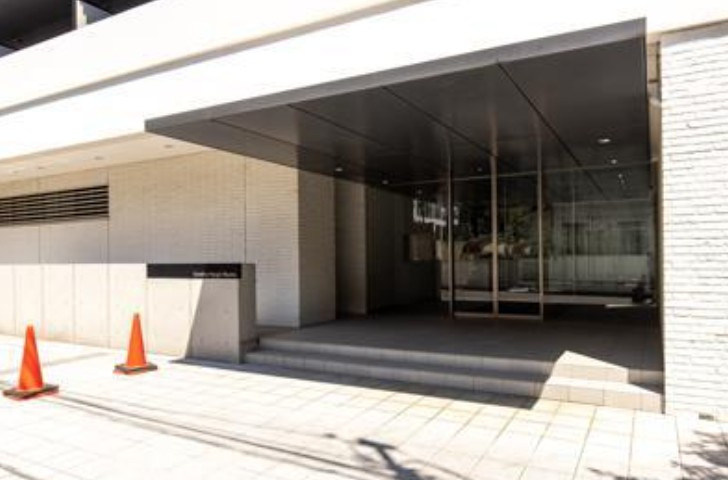 グランドゥール代々木大山のエントランス