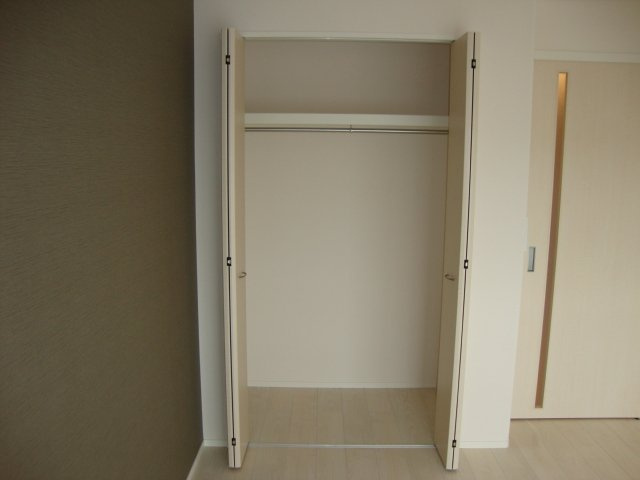 ジュネス市場木の収納|クローゼット