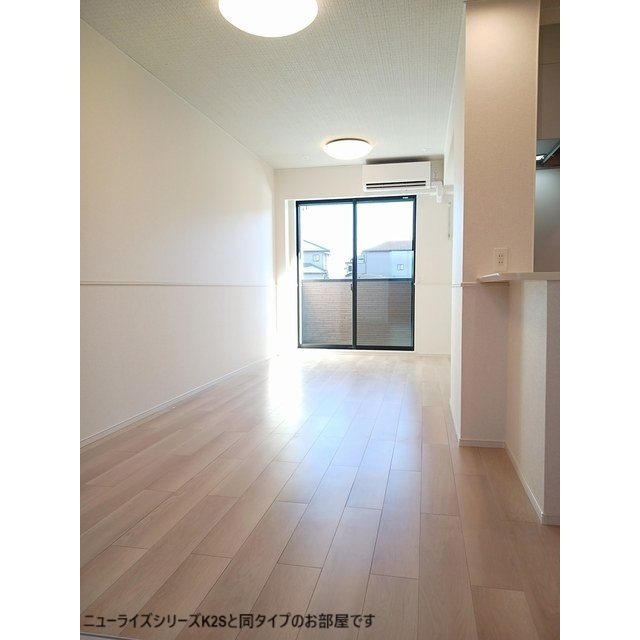 岐阜市領下のアパートの居間・リビング