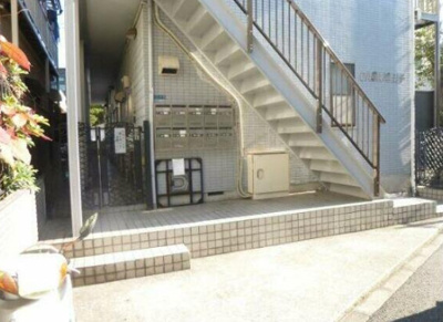 【エントランス】 | CASA滝王子 | エントランスです