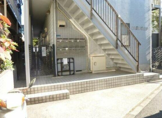 【エントランス】 | CASA滝王子 | エントランスです
