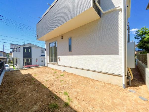 横浜市戸塚区南舞岡４丁目の新築一戸建の庭|お庭もついています！
家庭菜園や、お子様のプールなど、使い方は様々です！