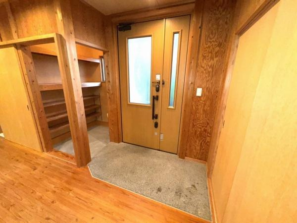 宮崎市宮の元町・中古戸建の玄関