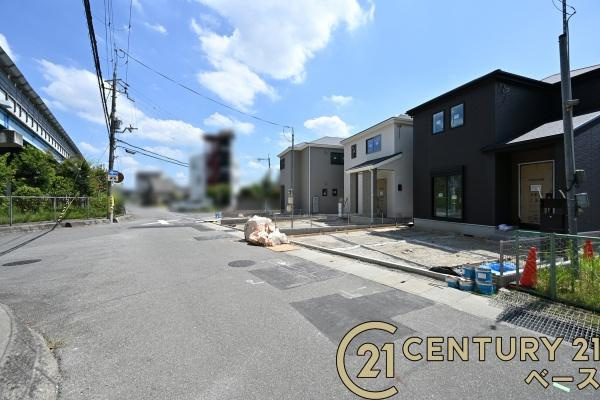 リナージュ上中 ２号棟 ／新築一戸建の前面道路含む現地写真