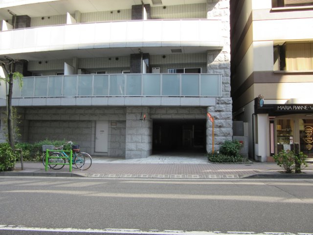 中央区銀座１丁目の駐車場