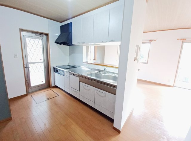 小郡市希みが丘3丁目　中古戸建のキッチン|お料理しやすいキッチンです