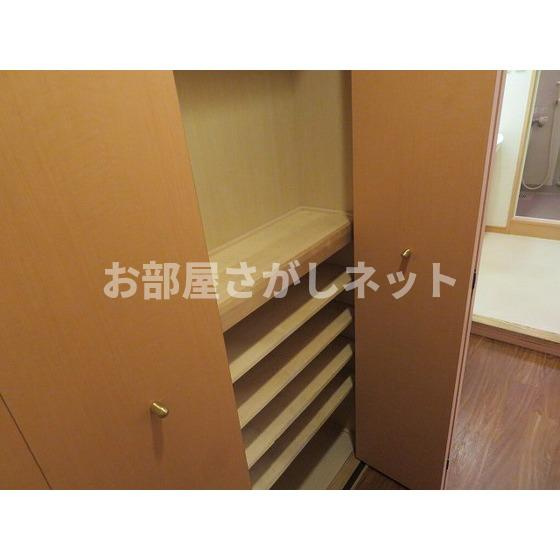 ポルタ西新宿の玄関|シューズボックス