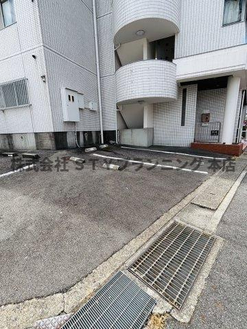 仲介手数料0円！牧の原中央マンションの駐車場
