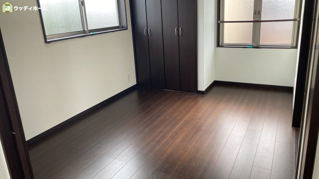川口市伊刈　中古一戸建ての洋室
