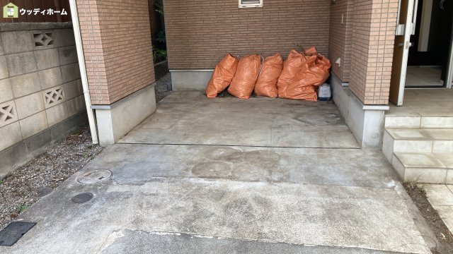 川口市伊刈　中古一戸建ての駐車場