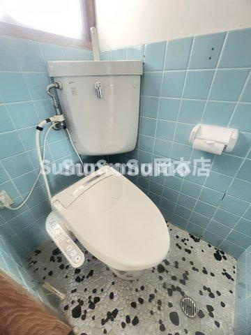 貸家　神戸市東灘区岡本のトイレ|ゆったりとした空間のトイレです
