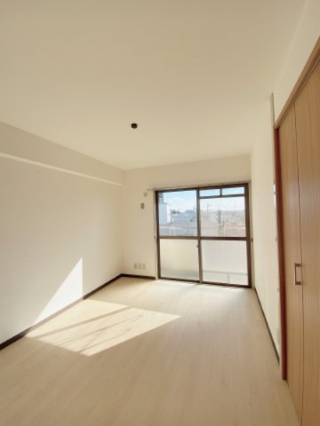 ＴＭビルの寝室|別部屋同一間取りのお写真となります。