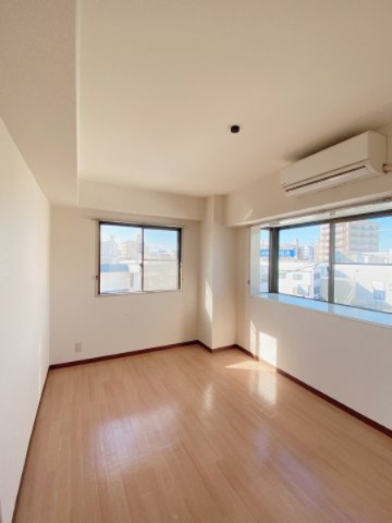ＴＭビルの寝室|別部屋同一間取りのお写真となります。