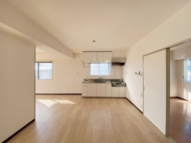 ＴＭビルの内装|別部屋同一間取りのお写真となります。
