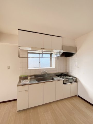 ＴＭビルのキッチン|別部屋同一間取りのお写真となります。