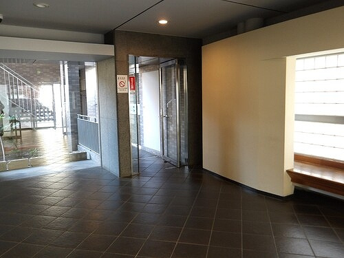 ライオンズマンション本川越駅前のその他|ロビー　※前回募集時2025年11月の写真