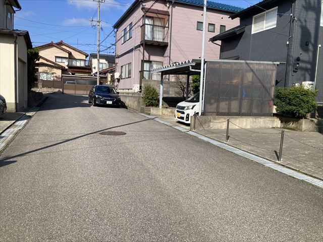 【前面道路含む現地写真】の画像