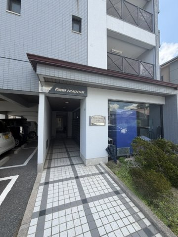日神パレステージ宇部のエントランス