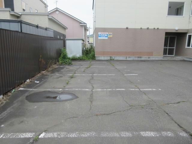 ハスコート池田の駐車場
