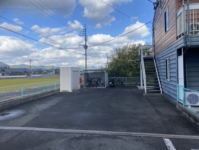 レオグランデ天道Ａ・Ｂ・αの駐輪場