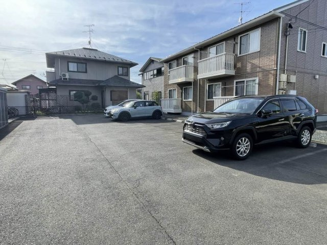 シャーメゾン不来方Ⅱの駐車場