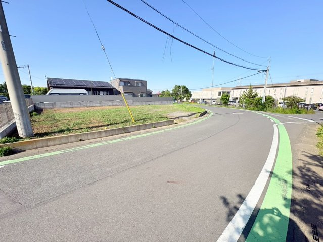 坂戸市新堀　建築条件なし売地　「坂戸駅」徒歩34分　敷地110坪　【入西小学区】の前面道路含む現地写真