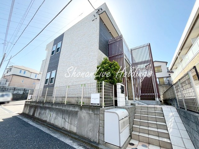 横浜市泉区中田東１丁目のアパートの外観