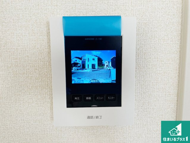 西脇市西脇　第16期　新築一戸建ての防犯設備|カラーモニターインターホン！声だけでなく来訪者の姿や顔がモニターで確認できるので、小さなお子様がいらっしゃるご家庭でも安心できます！