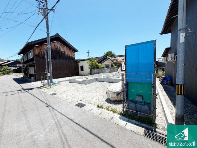 西脇市西脇　第16期　新築一戸建ての外観|周辺は落ち着いた街並みの住宅地！子育てがしやすい住環境です！まだ未完成ですが、現地でしかわからない事もございます。是非一度ご覧ください。