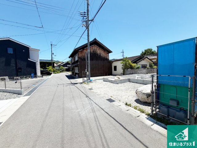 西脇市西脇　第16期　新築一戸建ての前面道路含む現地写真|周辺は落ち着いた街並みの住宅地！子育てがしやすい住環境です！まだ未完成ですが、現地でしかわからない事もございます。是非一度ご覧ください。
