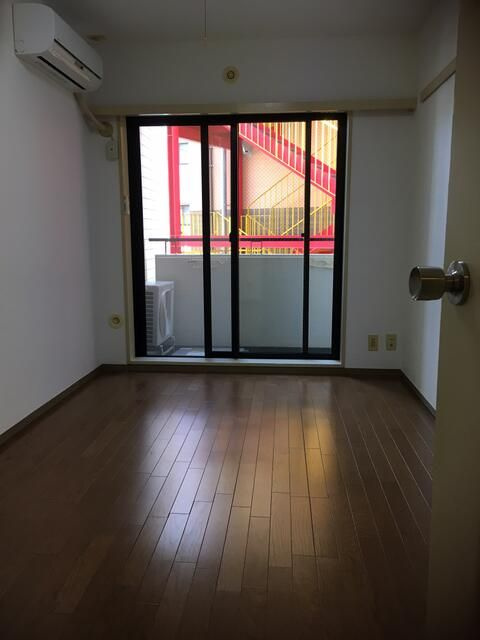 日神パレス西横浜の居間・リビング