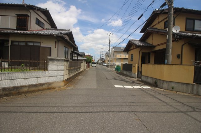 小山市西城南4丁目の前面道路含む現地写真|南東側道路（2026年5月撮影）