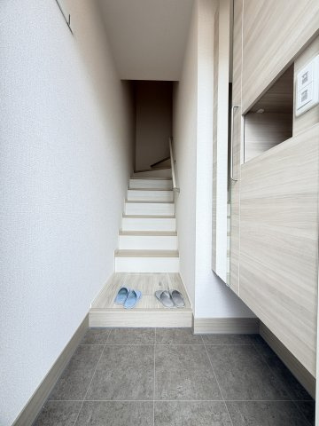 D-ROOM天が岡の玄関