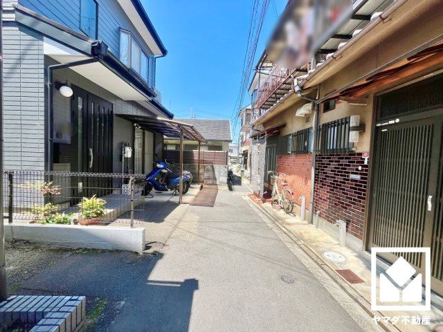 伏見区深草鳥居崎町の前面道路含む現地写真